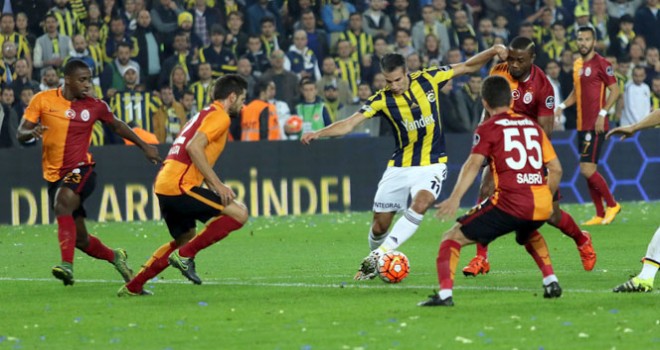 Kadıköy'de Fenerbahçe'nin bileği bükülmüyor