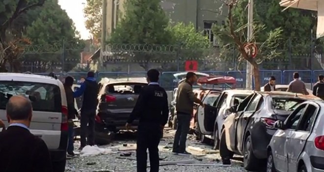 Yenibosna'da şiddetli patlama: 10 yaralı