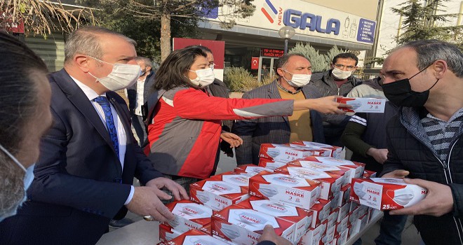 Kızılay Sitelerde maske dağıttı...