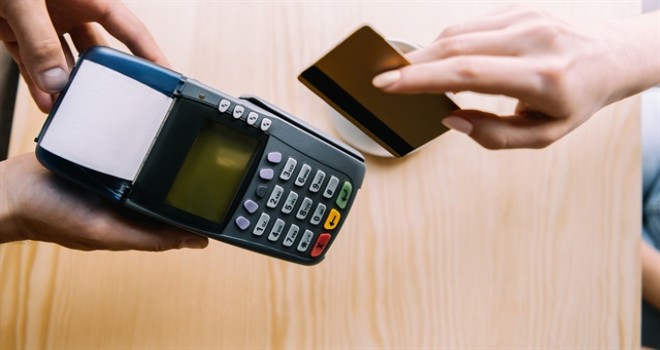 Cüzdanlarda en az 2 kredi kartı taşıyoruz...