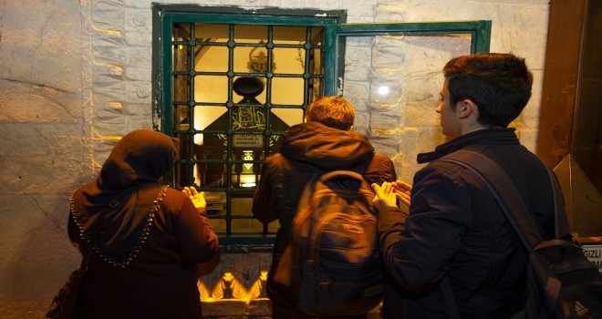 Mevlid kandilinde camiler doldu taştı...