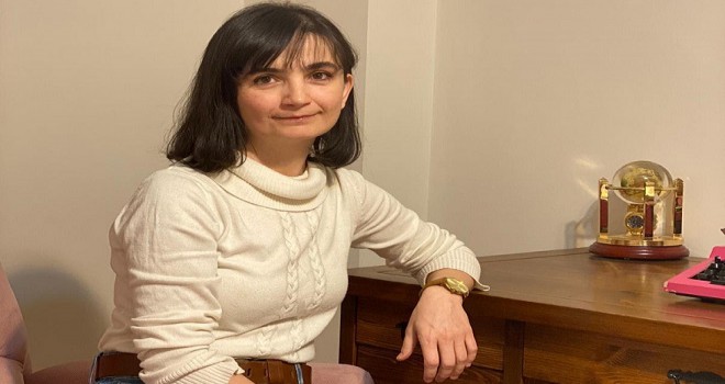 Yazar Manolya Gürocak: Sayfalarını koparıp fiilen yemek istediğim eserler olmuştur