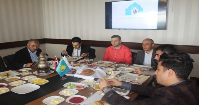 Ahmet Yesevi’yi Türkiye’ye tanıtacağız