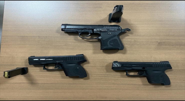 Konya’da denetimlerde 3 ruhsatsız tabanca ele geçirildi, hakkında yakalama kararı bulunan bir kişi gözaltına alındı