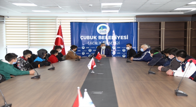 Belediye Başkanı Demirbaş, minik futbolcularla buluştu