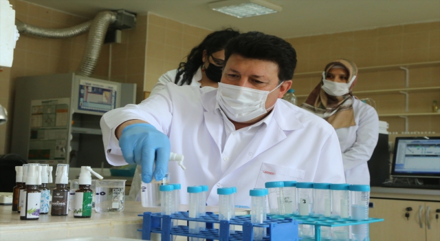 Konya’da 13 bitkideki faydalı bileşiklerden gıda takviyesi üretildi