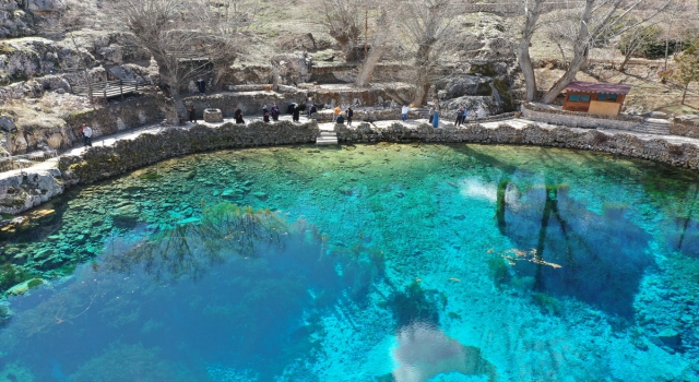 Sivas’ın ”doğal akvaryumu” Gökpınar Gölü her mevsim ziyaretçilerini ağırlıyor