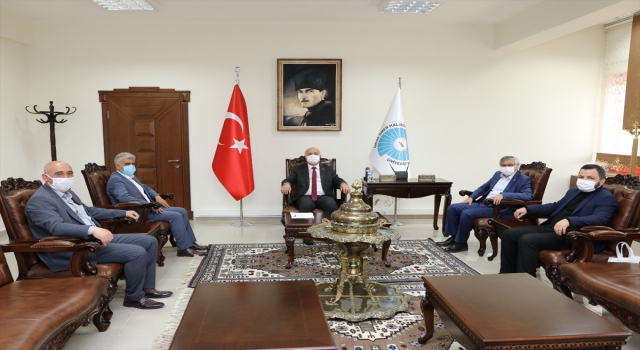 EğitimBirSen Genel Sekreteri Latif Selvi, Prof. Dr. Kar’ı ziyaret etti