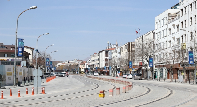 ”Çok yüksek riskli” Konya ve çevre illerde sokağa çıkma kısıtlamasına uyuluyor