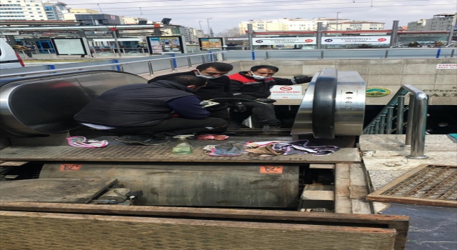 Büyükşehir Belediyesi ekipleri, sokağa çıkma kısıtlamasında çalışmalarını sürdürüyor