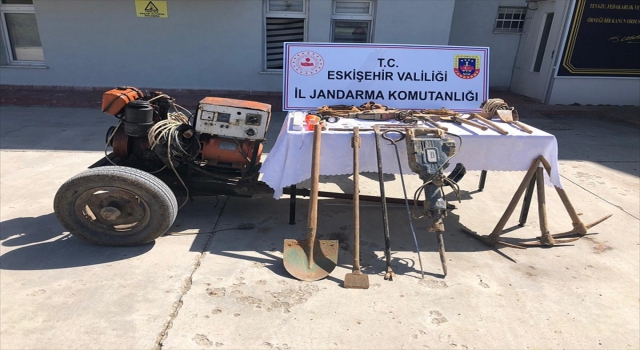 Eskişehir’de izinsiz kazı yaptıkları iddiasıyla 1’i İran uyruklu 8 zanlı yakalandı