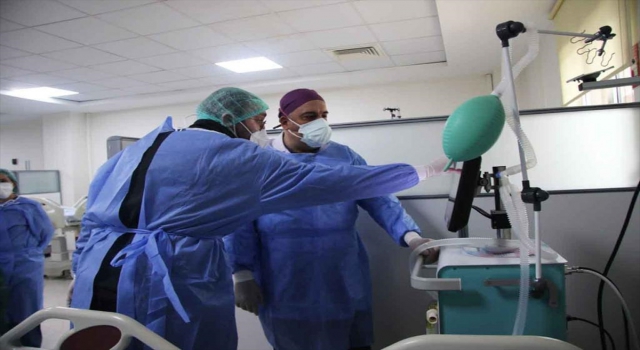 Kayseri Devlet Hastanesi’nde Kovid19 hastaları için yerli solunum cihazları kullanılmaya başlandı