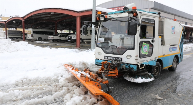 Kayseri’de karla mücadele çalışmaları