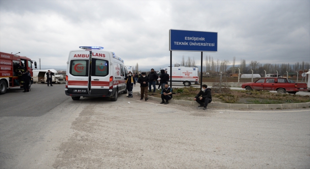 Eskişehir’de minibüs ile kamyonet çarpıştı: 7 yaralı