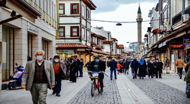 Konya’da çarşı pazarda ramazan hareketliliği yaşanıyor