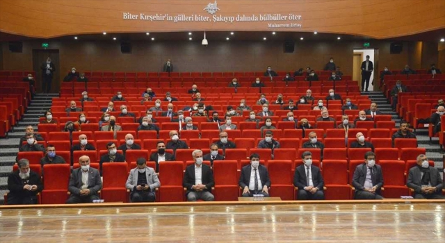 Kırşehir Belediye Başkanı Ekicioğlu, siyasi parti temsilcilerine sunum yaptı