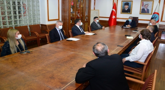 Kırşehir Valisi İbrahim Akın’dan aile içi ziyaretlerin yapılmaması çağrısı