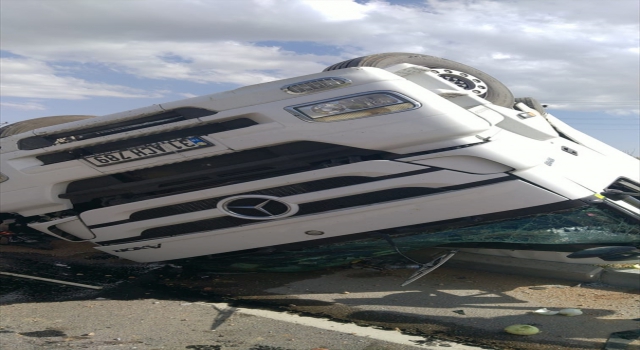 Konya’da devrilen tırın sürücüsü hayatını kaybetti