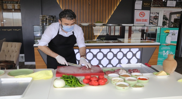 Yöresel lezzet ”testi kebabı” paket servisle iftar sofralarına ulaştırılıyor