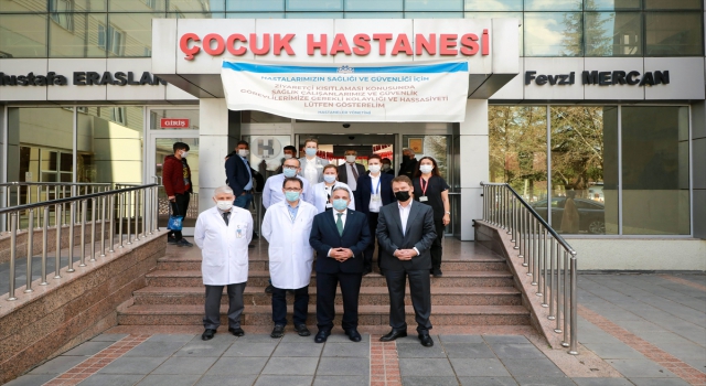 Başkan Yalçın, hastanede tedavi gören çocukları ziyaret etti