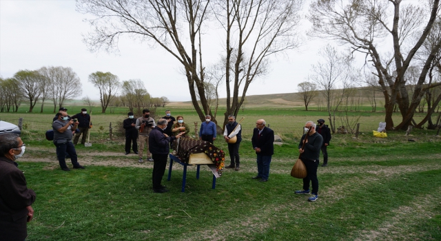 Sivaslı Aşık Veli Kaplan’ın cenazesi toprağa verildi