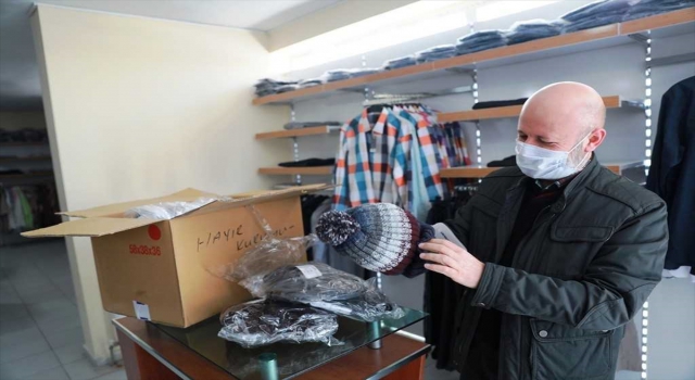 Sosyal Market’te çocuklara bayramlık kıyafetleri dağıtılmaya başlandı