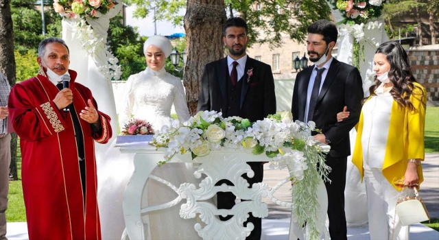 Talas’ta nikah işleminden sonra nüfus müdürlüğüne gitmeye gerek kalmıyor