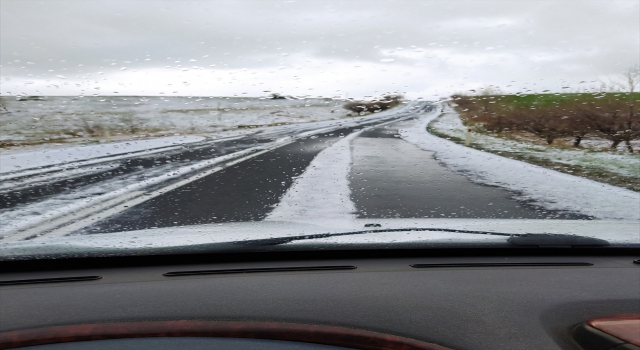 Niğde’de sağanak ve dolu hayatı olumsuz etkiledi