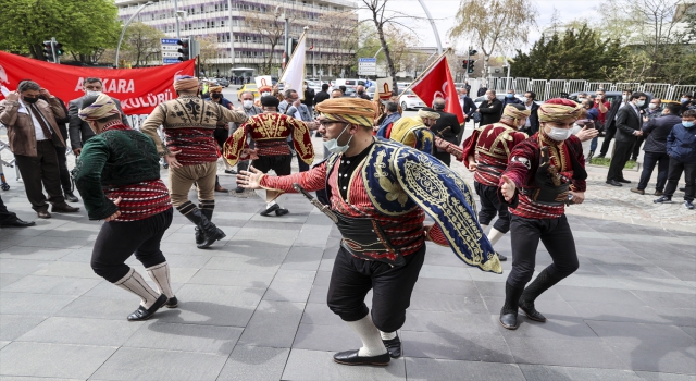 Ankaralı Seymenler, ABD Başkanı Biden’ın 1915 olaylarını ”soykırım” olarak nitelemesini elçilik önünde protesto etti