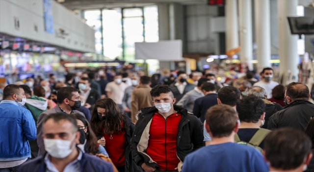 Tam kapanma dönemi öncesi AŞTİ ve Esenboğa Havalimanı’nda yoğunluk yaşanıyor