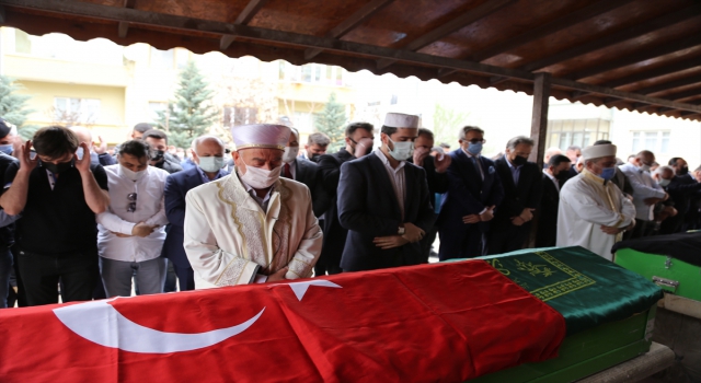 Trafik kazasında ölen Kazakistan Fahri Konsolosu ve eşinin cenazeleri, Nevşehir’de defnedildi