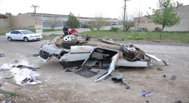 Yozgat’ta otomobil devrildi: 2 yaralı