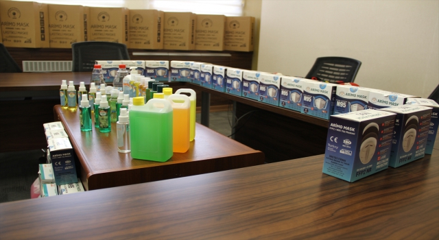 Kayseri’de meslek lisesi öğrencilerinin ürettiği 20 bin ”N95” maske sağlık çalışanlarına dağıtılacak