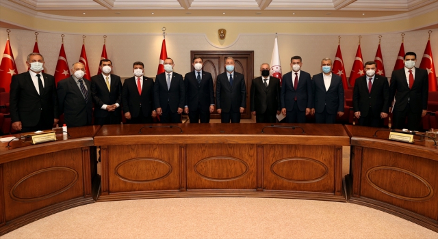 Milli Savunma Bakanı Akar, Avrupa’daki Türk dernek ve STK temsilcileriyle bir araya geldi