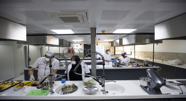 Türk ve Suriyeli aileler, yöresel yemeklerini birbirlerine ikram ederek ”dostluk sofrası” kuracak