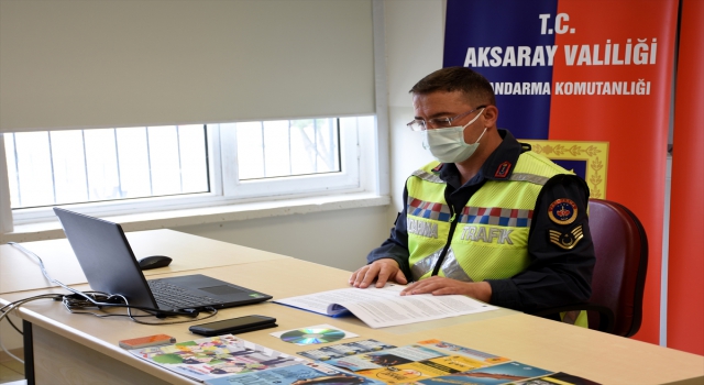 Aksaray’da jandarma, EBA üzerinden öğrencilere trafik eğitimi verdi
