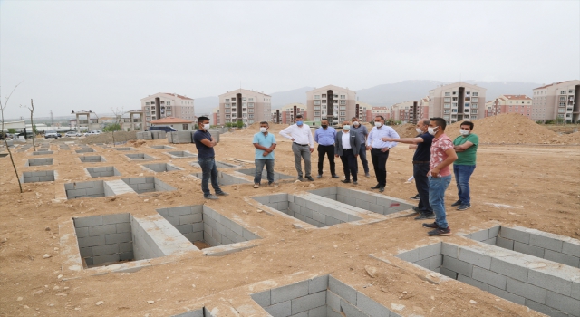 Niğde Belediye Başkanı Emrah Özdemir yeni mezarlık çalışmalarını inceledi