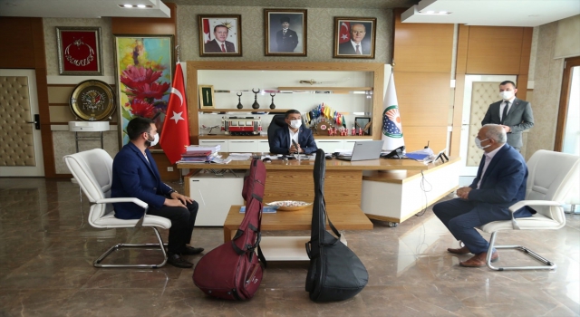 Gölbaşılı yerel sanatçılardan Başkan Şimşek’e teşekkür ziyareti