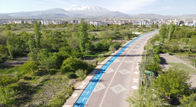 Develi Belediyesi 2 kilometre bisiklet yolu yaptı
