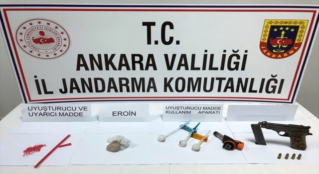 Yapay serada ekilmiş 61 kök kenevir ele geçirildi