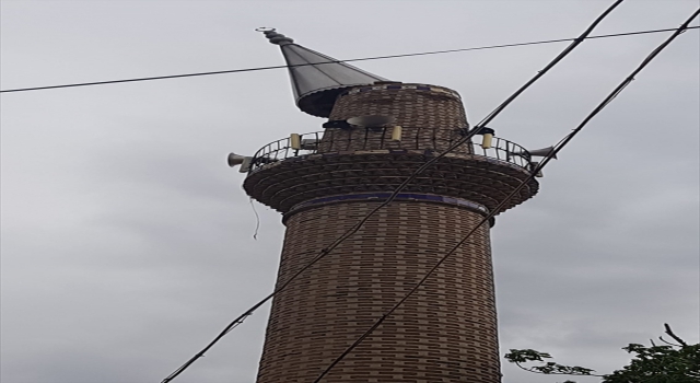 Ankara’da fırtına hayatı olumsuz etkiledi