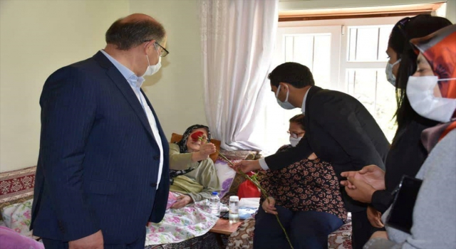 Karapınar’da kaymakam ve belediye başkanından şehit annelerine ziyaret