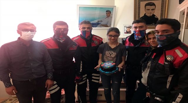 Kırşehir’de polis ekiplerinden şehit kardeşine doğum günü sürprizi