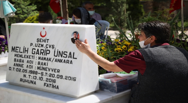 Şehit aileleri yakınlarının Cebeci Askeri Şehitliği’ndeki mezarlarını ziyaret etti