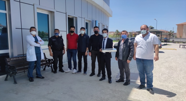 AK Partili gençler, sağlıkçılar ve polislerle bayramlaştı