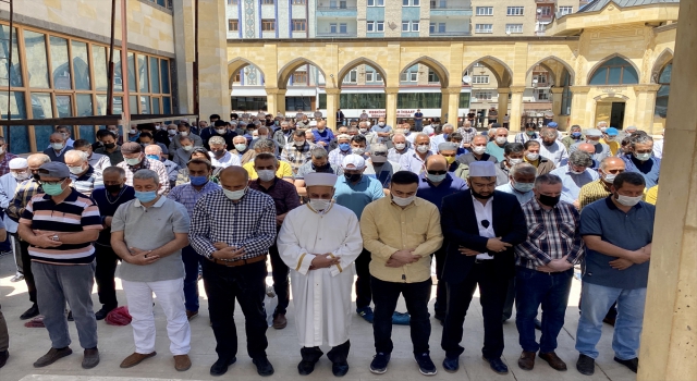 Kayseri, Niğde, Sivas ve Kırşehir’de Filistinli şehitler için gıyabi cenaze namazı kılındı