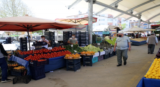 İç Anadolu’da pazar yerleri Kovid19 tedbirlerine uyularak açıldı