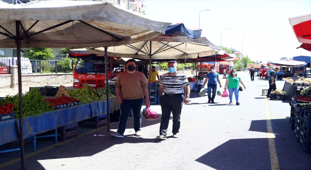 Kırıkkale’de pazar yerleri Kovid19 tedbirlerine uyularak açıldı