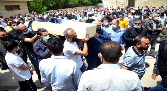 Konya’daki trafik kazasında ölen baba ile 3 yaşındaki kızı gözyaşları arasında toprağa verildi