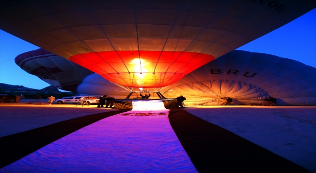 Şampiyon takım Beşiktaş bayrakları Kapadokya semalarında süzüldü